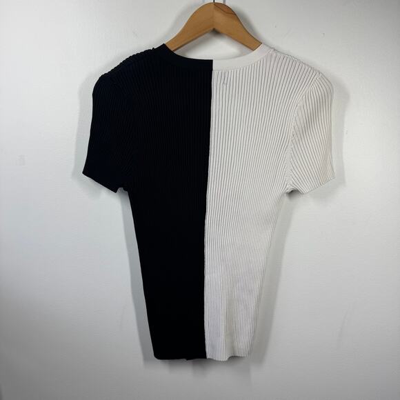 TRUTH Top Womens L Black White Button Down Short Sleeve Cardigan Minimal Modest - Picture 2 of 5